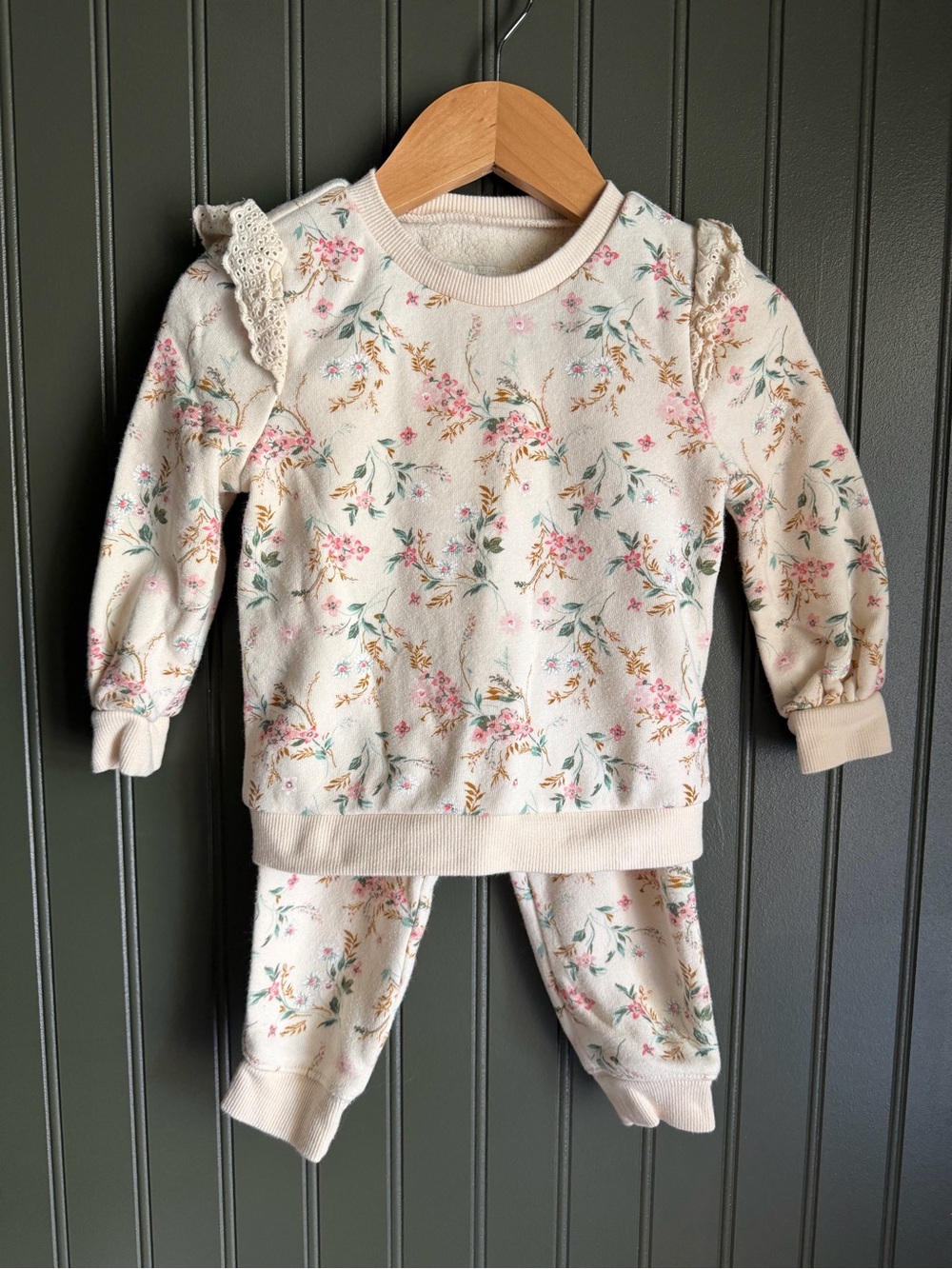 Oshkosh sweatsuit